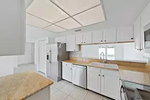 10902 Wingate Dr, Tampa, FL 33624 - Photo 19