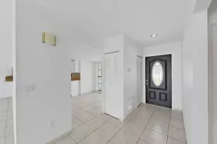 10902 Wingate Dr, Tampa, FL 33624 - Photo 9
