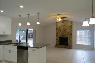 4023 Paddlewheel Dr, Brandon, FL 33511 - Photo 9