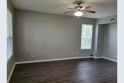 7215 Colonial Lake Drive, Riverview, FL 33578 - Photo 9