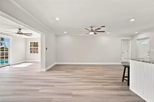 101 92nd Ave N, Saint Petersburg, FL 33702 - Photo 17