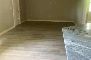14910 Laurie Ln, Tampa, FL 33613 - Photo 5