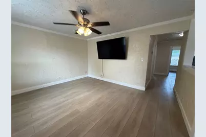 3833 Iris Street N, Saint Petersburg, FL 33703 - Photo 5