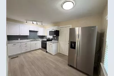 3833 Iris Street N, Saint Petersburg, FL 33703 - Photo 7