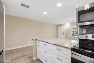 9715 Harrell Ave, Treasure Island, FL 33706 - Photo 13