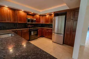 225 Country Club Dr, Largo, FL 33771 - Photo 7