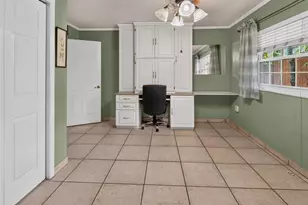 8516 Twin Lake Blvd, Tampa, FL 33614 - Photo 15