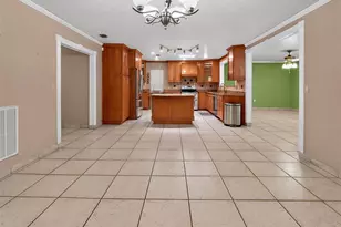 8516 Twin Lake Blvd, Tampa, FL 33614 - Photo 7