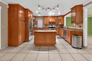 8516 Twin Lake Blvd, Tampa, FL 33614 - Photo 9