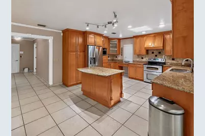 8516 Twin Lake Blvd, Tampa, FL 33614 - Photo 9