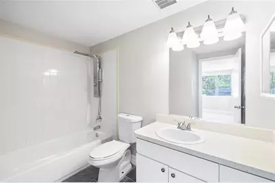 6726 N 11th Street, Tampa, FL 33604 - Photo 13