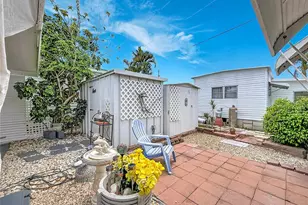 7490 46th Ave N, Saint Petersburg, FL 33709 - Photo 3