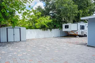 601 Lime Tree Rd, Tampa, FL 33619 - Photo 29
