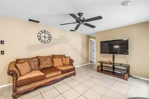9212 Rustic Pines Blvd W, Seminole, FL 33776 - Photo 11