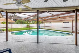 9212 Rustic Pines Blvd W, Seminole, FL 33776 - Photo 23