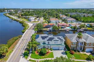 339 Manatee Ln, Tarpon Springs, FL 34689 - Photo 5