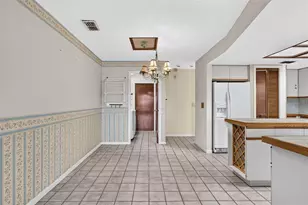 6328 N Queensway Dr, Temple Terrace, FL 33617 - Photo 13