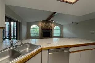 6328 N Queensway Dr, Temple Terrace, FL 33617 - Photo 11