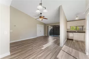 5201 Bellefield Dr, Tampa, FL 33624 - Photo 7