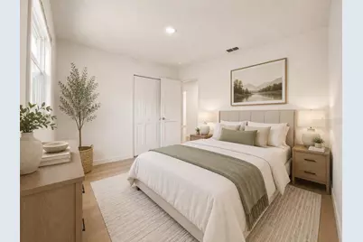 1834 New Hampshire Avenue NE, Saint Petersburg, FL 33703 - Photo 5