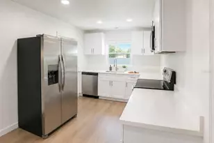 1834 New Hampshire Ave NE, Saint Petersburg, FL 33703 - Photo 5
