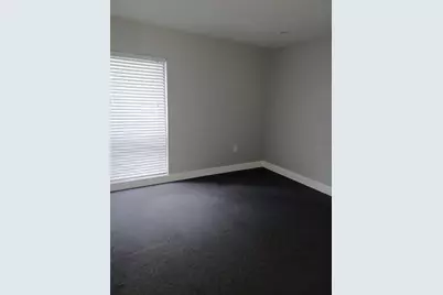 13304 Winding Oak Court #Front, Tampa, FL 33612 - Photo 9