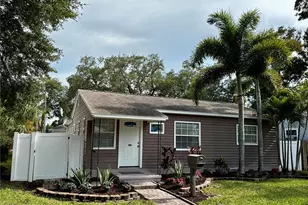 810 52nd Ave N, Saint Petersburg, FL 33703 - Photo 1