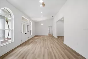 10226 Timberland Point Dr, Tampa, FL 33647 - Photo 15