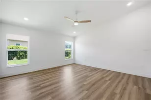 10226 Timberland Point Dr, Tampa, FL 33647 - Photo 11