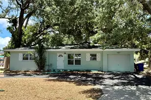 677 Oakwood Dr, Dunedin, FL 34698 - Photo 1