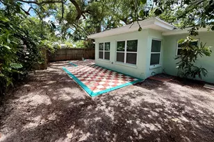677 Oakwood Dr, Dunedin, FL 34698 - Photo 9