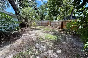 677 Oakwood Dr, Dunedin, FL 34698 - Photo 7