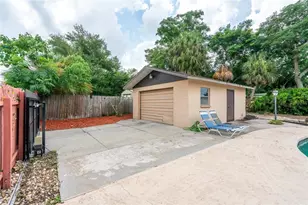 9241 N 52nd St, Tampa, FL 33617 - Photo 33