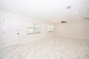 9241 N 52nd St, Tampa, FL 33617 - Photo 27