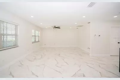 9241 N 52nd Street, Tampa, FL 33617 - Photo 25