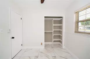 9241 N 52nd St, Tampa, FL 33617 - Photo 17