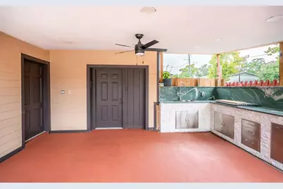 9241 N 52nd Street, Tampa, FL 33617 - Photo 5