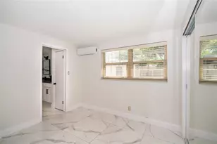 9241 N 52nd St, Tampa, FL 33617 - Photo 13