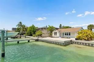 8125 Bayshore Dr, Treasure Island, FL 33706 - Photo 3
