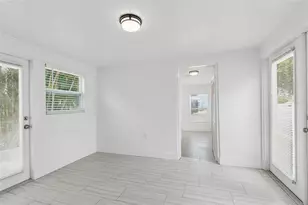 8125 Bayshore Dr, Treasure Island, FL 33706 - Photo 19