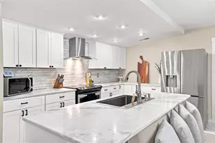 6230 Cedar St NE, Saint Petersburg, FL 33702 - Photo 9
