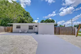2714 E 98th Ave, Tampa, FL 33612 - Photo 3