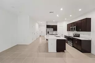 10573 Oakside Dr, Palmetto, FL 34221 - Photo 5
