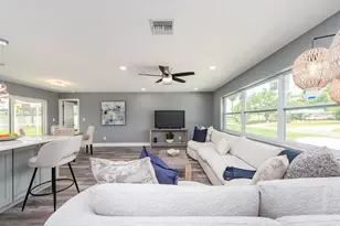 201 Harbor Bluff Dr, Largo, FL 33770 - Photo 15