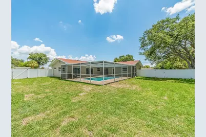 201 Harbor Bluff Drive, Largo, FL 33770 - Photo 41