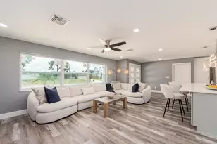 201 Harbor Bluff Dr, Largo, FL 33770 - Photo 3