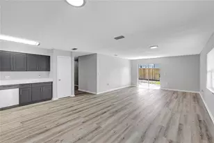 917 Winchester Ct, Brandon, FL 33510 - Photo 11