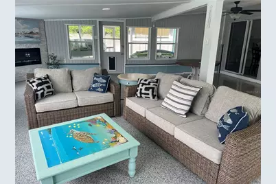 4820 Venetian Boulevard NE, Saint Petersburg, FL 33703 - Photo 9