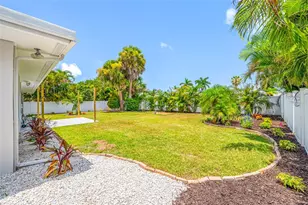 14499 Mooring Dr, Seminole, FL 33776 - Photo 51