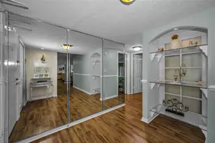 851 Bayway Blvd, Clearwater Beach, FL 33767 - Photo 5